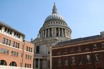 Fototapeta na wymiar View to Chapter House St Paul's and Saint Paul´s Cathedral in London, England Great Britain