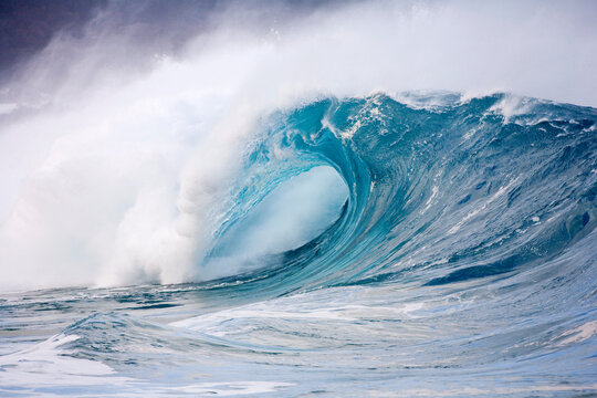 Large winter surf. Waves breaking on the north shore of Oahu at Waimea on a big day; Waimea, Oahu, Hawaii, United States of America