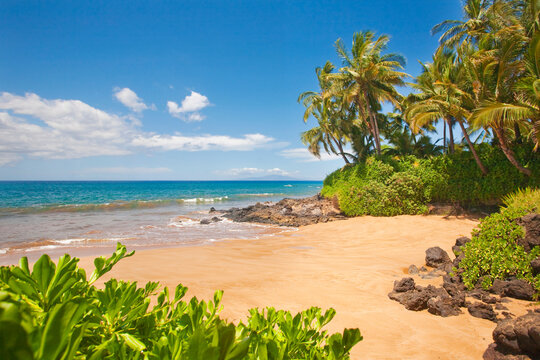 Small, sandy Chang's Beach near Po'olenalena Beach with oceanfront views; Makena, Wailea, Maui, Hawaii, United States of America