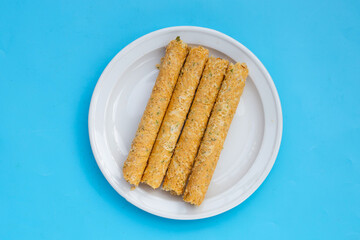 Crispy egg rolls with seaweed