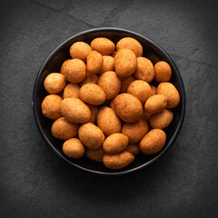 Arachis hypogaea - Organic mexican peanuts in the bowl
