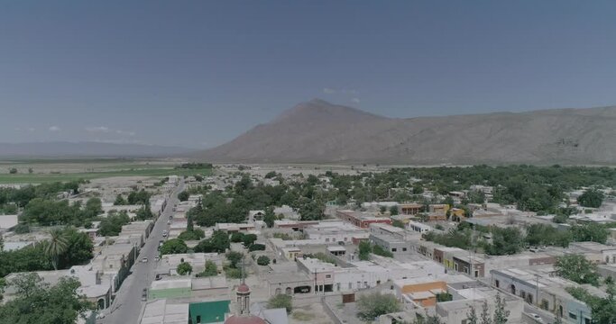 Parras de la Fuente o simplemente Parras, es la cabecera municipal del municipio hom&oacute;nimo en el estado mexicano de Coahuila