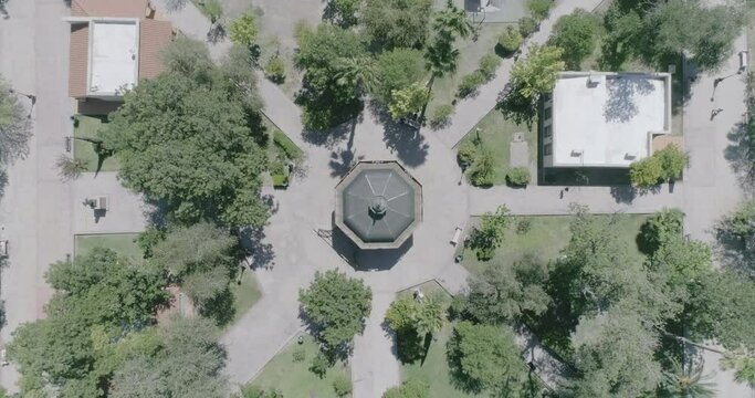 Parras de la Fuente o simplemente Parras, es la cabecera municipal del municipio hom&oacute;nimo en el estado mexicano de Coahuila