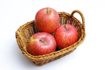 カゴに入った林檎