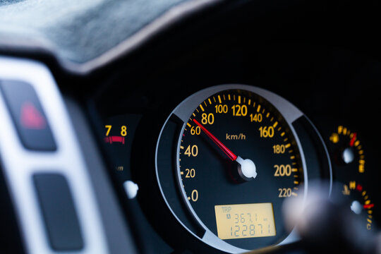 Speedo  of car showing 60 km per hour