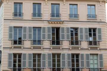 Fototapeta premium facade of an old building