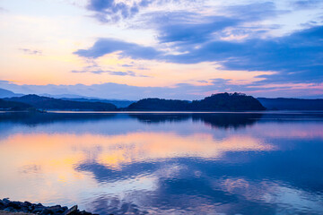 冬の湖山池の夕景 鳥取県 湖山池