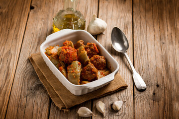 meatballs with arichoke and tomato sauce