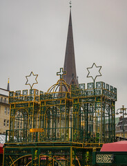 Eingang zum Weihnachtsmarkt vor dem Hamburger Rathaus