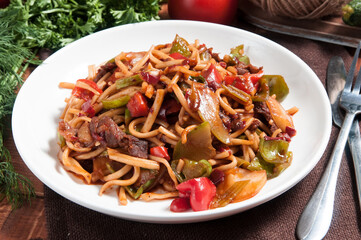 stir fried noodles with vegetables