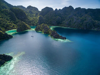 Obraz premium Twin Lagoon in Coron, Palawan, Philippines. Mountain and Sea. Tour A.