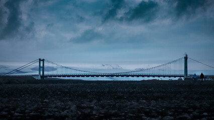Puente desde la Diamond Beach en Islandia // Bridge from Diamond Beach in Iceland