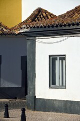 Esquina en las calles de Faro, Algarve, Portugal