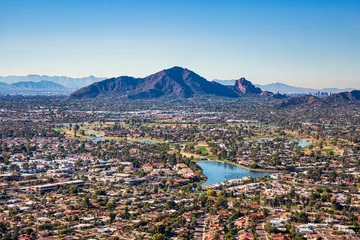 Poster Im Rahmen Above Scottsdale, Arizona looking SW towards Camelback Mountain and downtown Phoenix © tim
