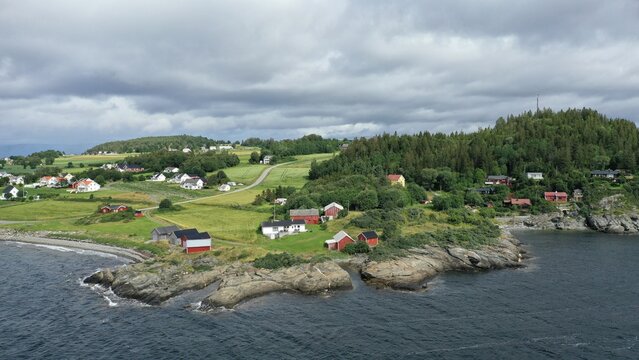 survol du fjord de Trondheim et pointe de Frosta et &icirc;le de Tautra en Norv&egrave;ge