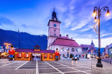 Obraz premium Brasov, Romania, Christmas Market in Transylvania, Europe