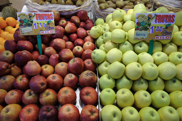 Raising cost of fresh fruit, red and green apples