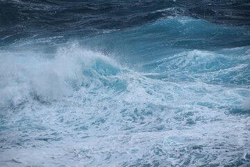 冬の東シナ海の荒波