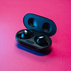 Earphone Galaxy Buds+ Bluetooth Fundo Vermelho
