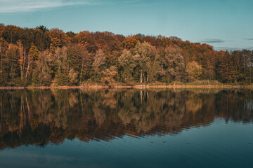 beautyful autum lake