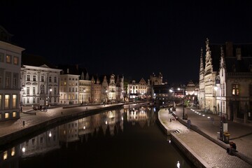 Fototapeta na wymiar Canales de Gante // Ghent canals