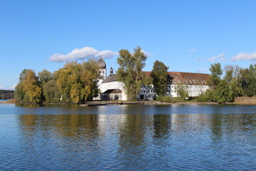 Kloster Abtei Frauenwörth auf der Fraueninsel Chiemsee