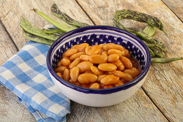 White bean in tomato sauce