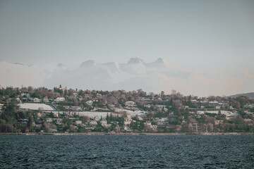le Mont-Blanc depuis la plage de Chamb&eacute;sy