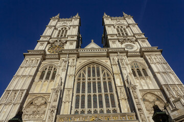 Fototapeta na wymiar The soaring facade of the Westminster abbey