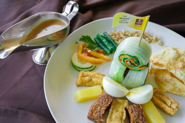 Mixed vegetables with the peanut sauce