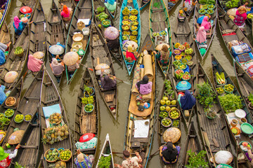 Obraz premium Floating Market in Lok Baintan, Indonesia