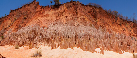 Tsingy Rouge Canyon, Diego Suarez - Madagascar - obrazy, fototapety, plakaty