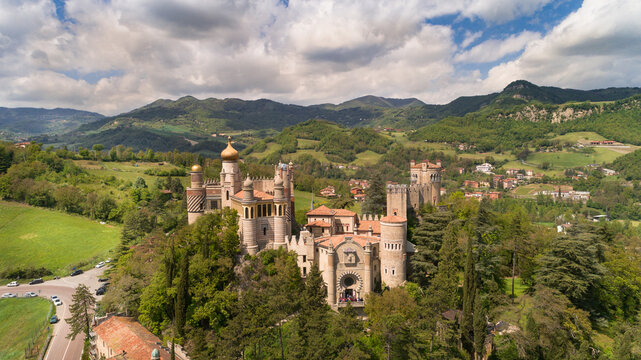 rocchetta mattei castello di riola ,grizzana morandi bologna