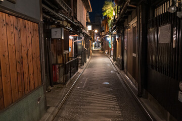 Fototapeta na wymiar 京都の先斗町の風景