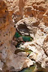 Flusslauf durch die Schlucht des Wadi Shab,Oman