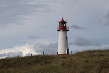 Fototapeta na wymiar Leuchtturm auf der Nordsee Insel Sylt im Herbst