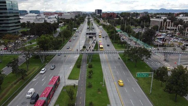 Avenida Principal de Bogot&aacute; tomada con DRONE 