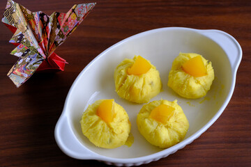 手作り栗きんとん、祝い鶴の折り紙