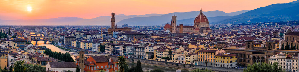 Fototapeta premium Sunset panorama with Duomo cathedral and Palazzo Vecchio Tower, Florence Italy