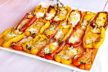 Pimentão grelhado recheado com ovo churrasco