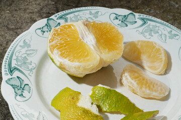 Fruit Ugli ou Tangelo Jamaïcain (hybridation naturelle entre une orange, un pamplemousse et une...