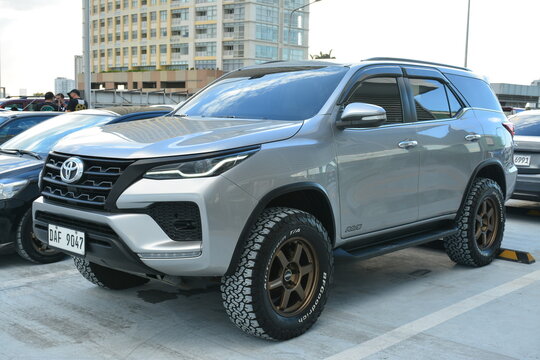 Toyota fortuner at East side collective car meet in San Juan, Philippines