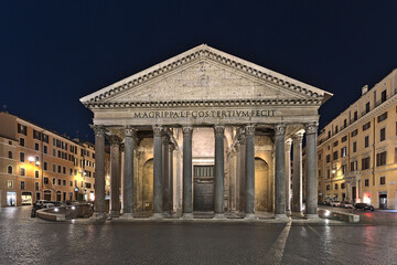 Fototapeta na wymiar The Pantheon in Rome as well as the surrounding square