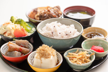 彩りが沢山ある和食、朝食、定食