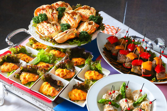 立食パーティ の画像 409 件の Stock 写真 ベクターおよびビデオ Adobe Stock