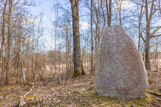8,077 Rune Stone Images, Stock Photos, 3D objects, & Vectors