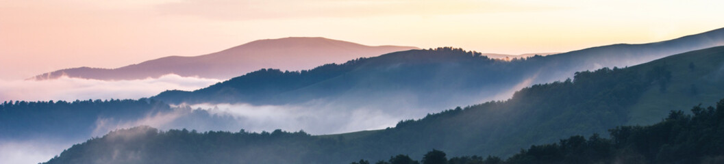 Obraz premium scenic sunset landscape, beautiful morning view in the mountains