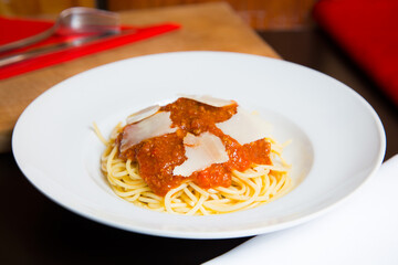 Pasta bolognese. The traditional bolognese sauce recipe contains only a few ingredients: minced meat, onion, garlic, tomatoes and wine
