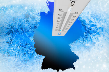 Thermometer mit Temperaturanzeige in Kälte mit Deutschlandkarte