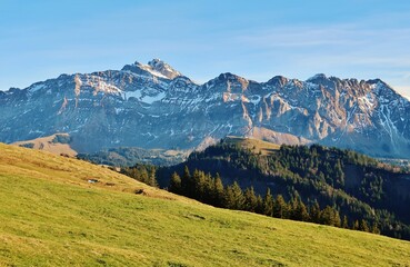 Fototapeta premium Hochalp, Schweiz, Blick zum Alpstein mit Säntisgipfel
